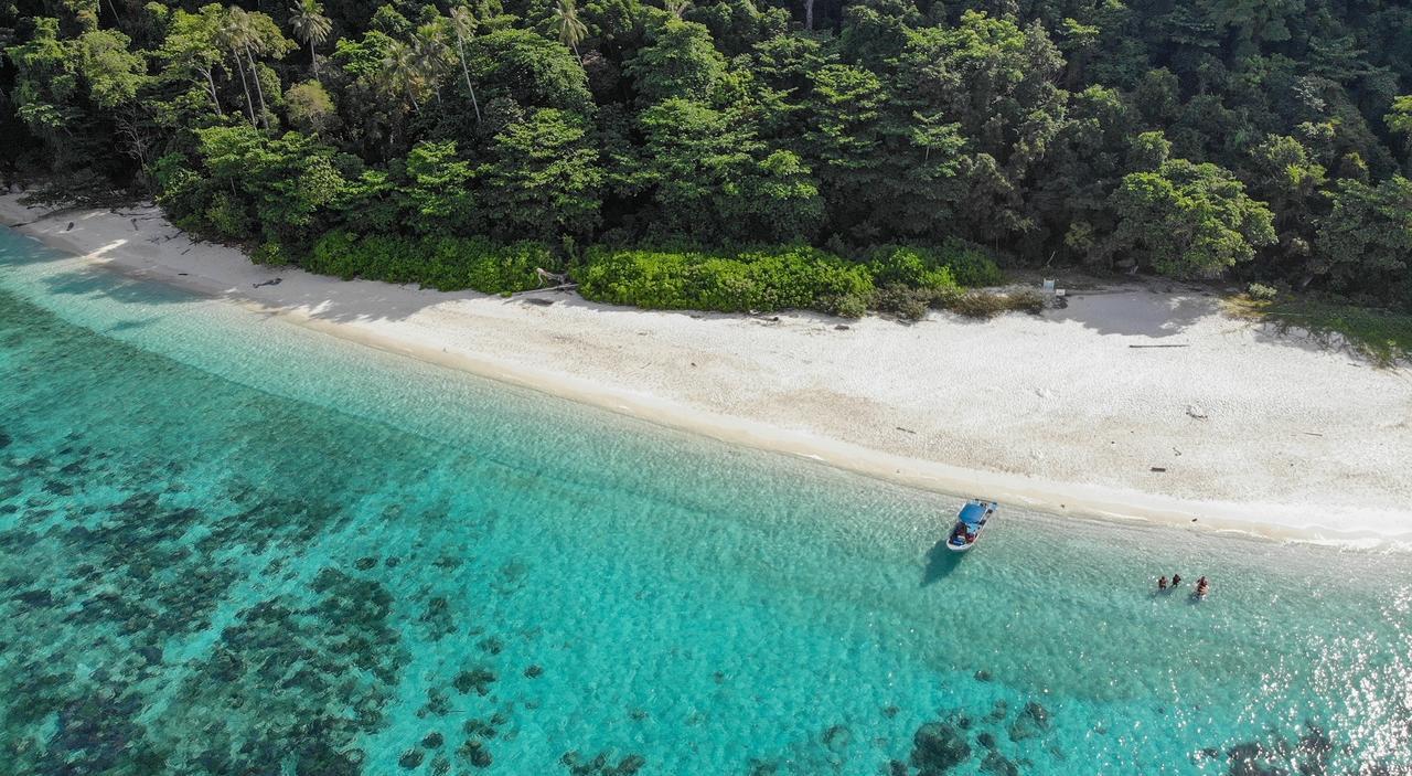 Aman Tioman Beach Resort Kampung Genting Экстерьер фото