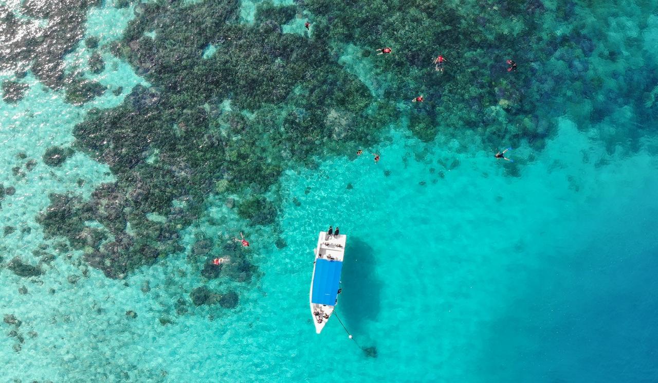 Aman Tioman Beach Resort Kampung Genting Экстерьер фото